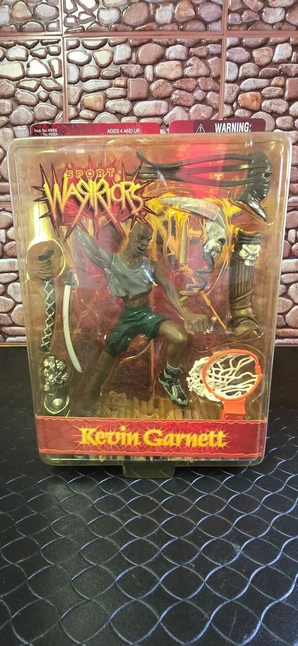 KEVIN GARNETT 1999 CrazyWorks SPORTS WARRIORS Sealed Figure #B16